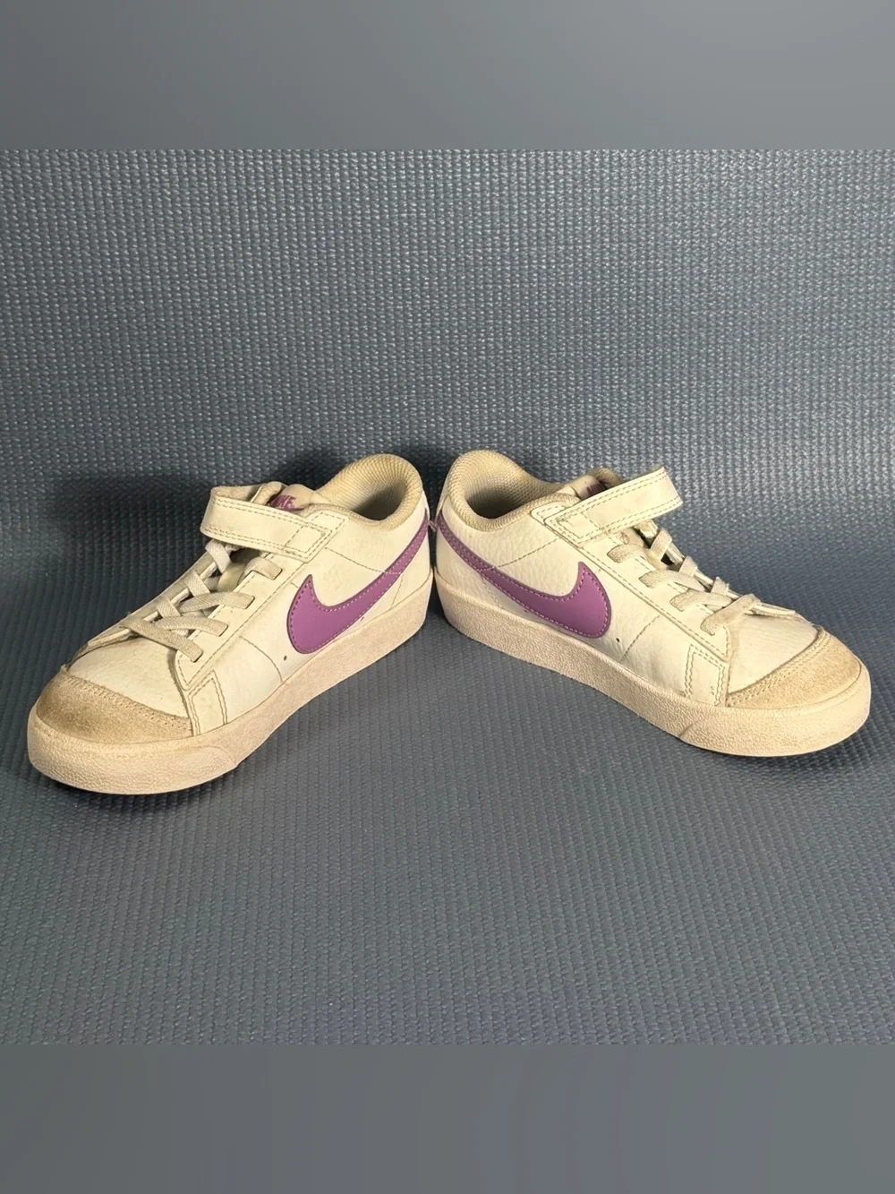 Nike Blazer Low '77 'White Rush Fuchsia' Sneakers Kid’s Size 13C